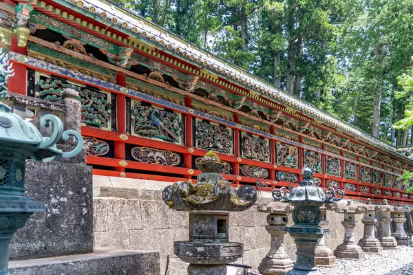 Japonya, Nikko 'daki Toshogu Tapınağı' ndaki güzel oymaların ayrıntıları.