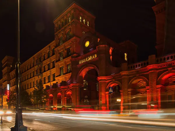 Tarih kompleksi. Lodz, Polonya - 30 Eylül 2023 Lodz 'daki etkileyici bir pamuk fabrikası..