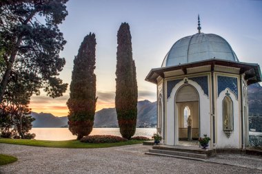 Tramonto sul Lago di Como con çardak