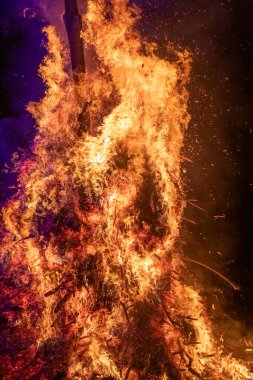 Ateş ve fuoco di notte