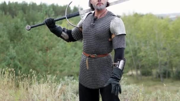 Portrait Medieval Warrior Gray Hair Scar His Face Chain Mail — Video Stock