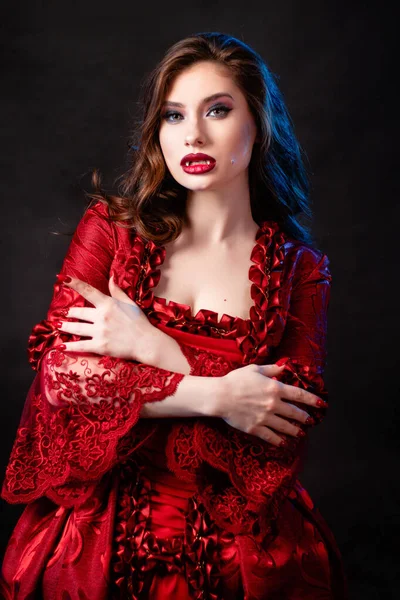 Portrait Une Jeune Femme Vampire Séduisante Dans Une Robe Rococo — Photo