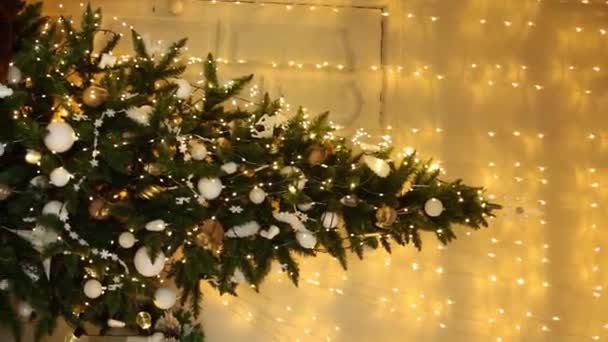 Vídeo Vertical Árvore Natal Decorações Movimento Câmera Foco Seletivo — Vídeo de Stock