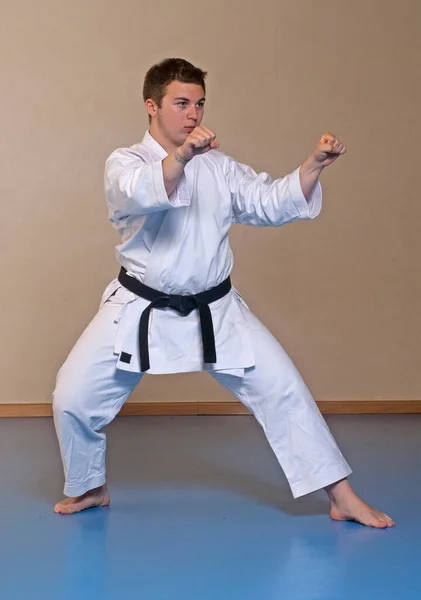 Kampsport Svart Bälte Karate Ung Man Porträtt — Stockfoto