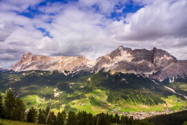 Alternatif Badia 'daki dağ manzarası