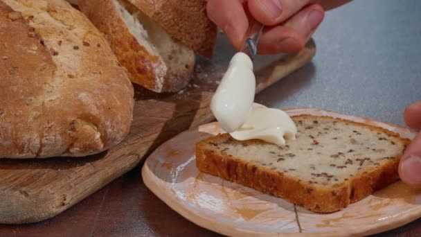 슬로우 아침밥 컨셉트에 치즈를 — 비디오