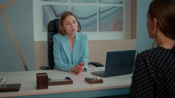 Businesswoman Sitting Desk Listening Employee Business Meeting — Video