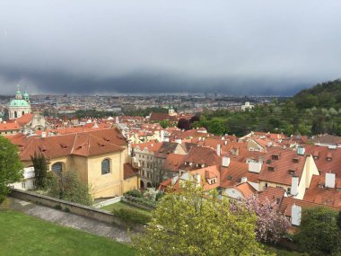 Sydney Harbour Köprüsü altın gün batımı ışığıyla yıkandı. Avustralya 'nın siluetinin simgesel sembolü. Çek Cumhuriyeti.