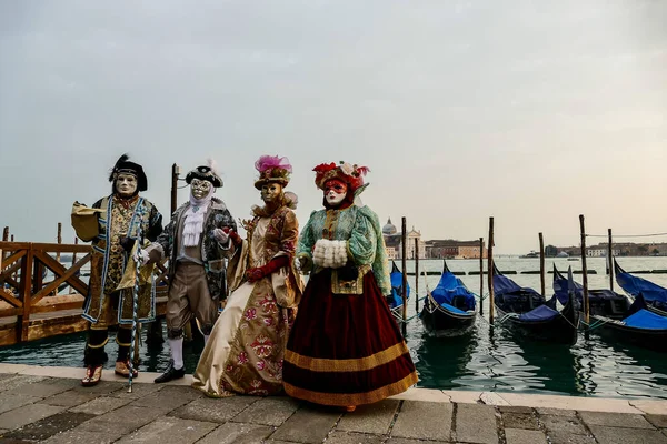 Personnes Masques Costumes Carnaval Venise — Photo