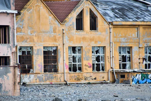 Здание Разбитыми Окнами Фото Качестве Фона Цифровое Изображение — стоковое фото