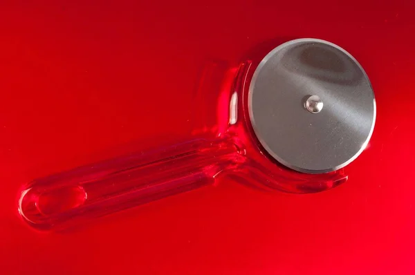 Картина Пластикового Різального Ножа Червоної Піци — стокове фото