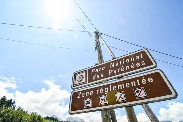 Signo Público Del Parque Nacional Los Pirineos —  Fotos de Stock