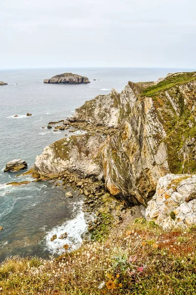 Kayalar Deniz Arka Plan Olarak Fotoğraf — Stok fotoğraf