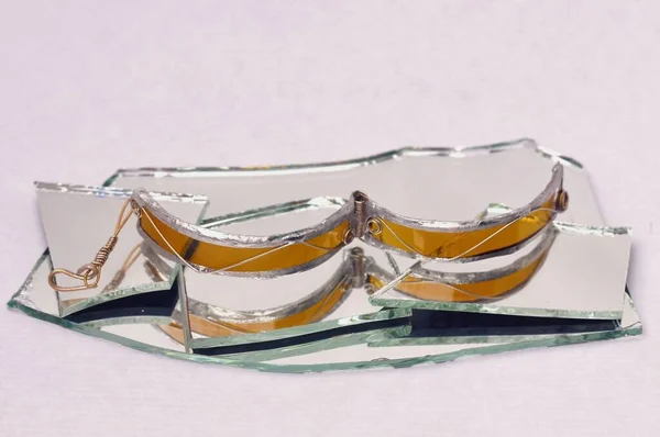 Ručně Vyráběné Šperky Vyrobené Skla Zrcadla Železa — Stock fotografie