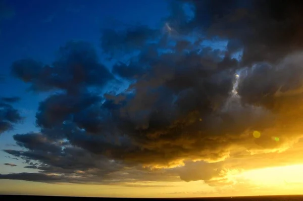 Piękne Zachody Słońca Niebo Chmury — Zdjęcie stockowe