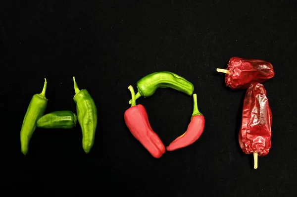 Horké Chilli Papričky Černém Pozadí — Stock fotografie