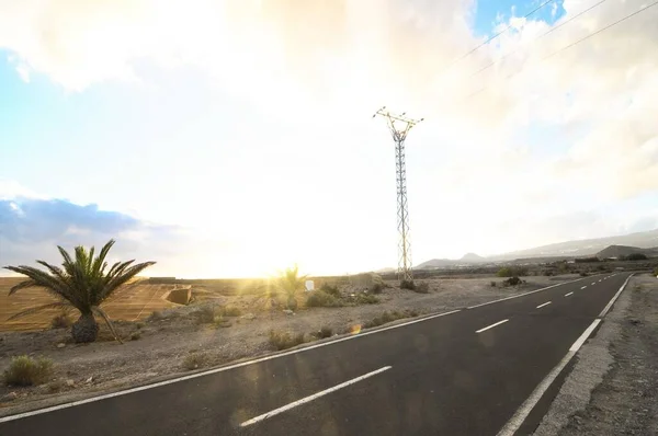 Strada Statale Attraverso Deserto Cielo Con Nuvole — Foto Stock