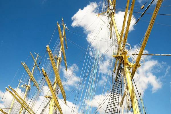 Crane Mastsna Vey Stora Segelfartyg — Stockfoto