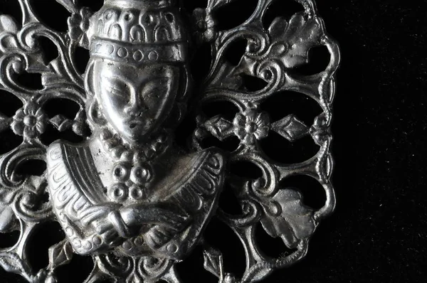 Драгоценности Серебряного Будды Черном Фоне — стоковое фото