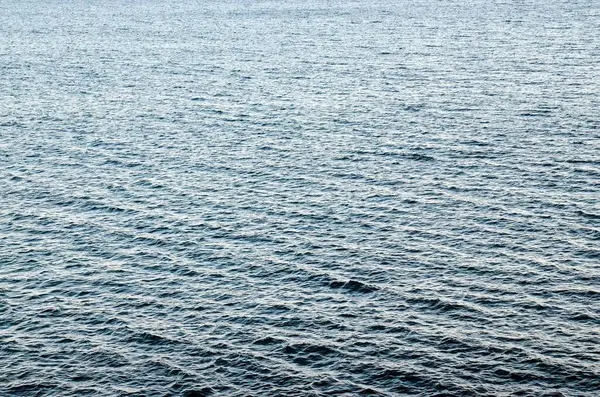 Vodní Hladina Modrými Mořskými Vlnami — Stock fotografie