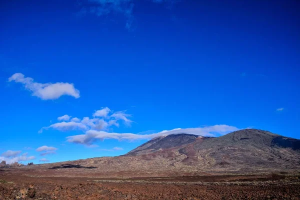 Piękne Górskie Krajobrazy Błękitne Niebo — Zdjęcie stockowe