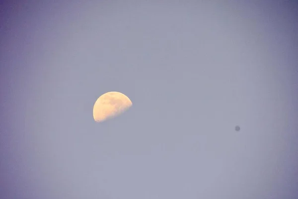 Schöner Mond Blauen Himmel — Stockfoto