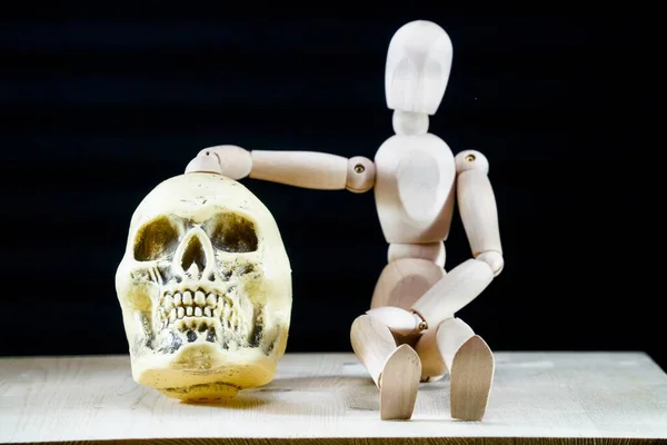 Manequim Madeira Fantoche Feito Madeira Manequim Arte Com Crânio — Fotografia de Stock