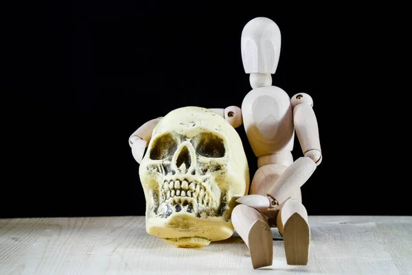 Manequim Madeira Fantoche Feito Madeira Manequim Arte Com Crânio — Fotografia de Stock