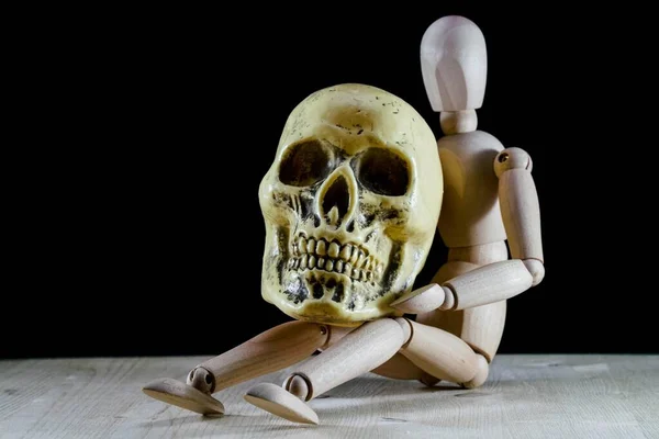 Wooden Dummy Puppet Made Wood Art Mannequin Skull — Stock Photo, Image