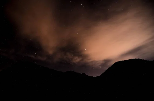 Muchas Estrellas Cielo Nocturno Con Nubes — Foto de Stock