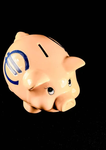 Piggy Banco Fundo Preto — Fotografia de Stock