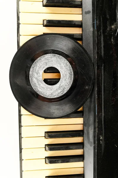 Foto Foto Close Van Piano Toetsen Toetsenbord Vinyl Disk Record — Stockfoto