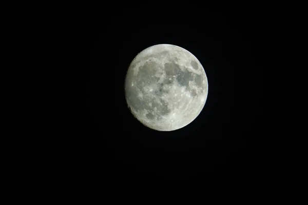 Mirando Cielo Negro Nocturno Con Luna Llena Recortada — Foto de Stock