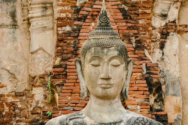 Άγαλμα Του Βούδα Στο Ναό Της Ταϊλάνδης Στο Παρασκήνιο — Φωτογραφία Αρχείου