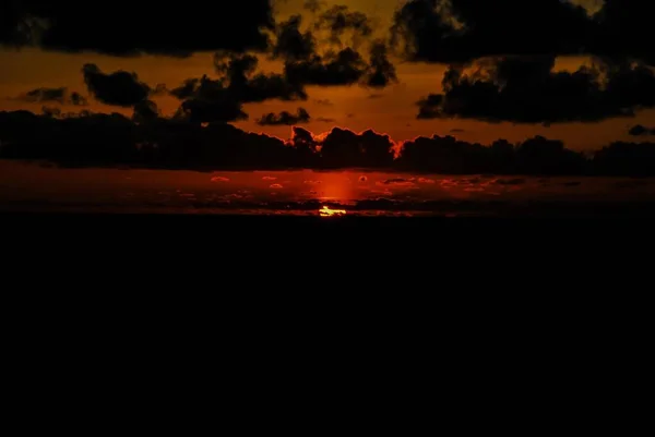 Tmavá Noc Moře Při Západu Slunce — Stock fotografie