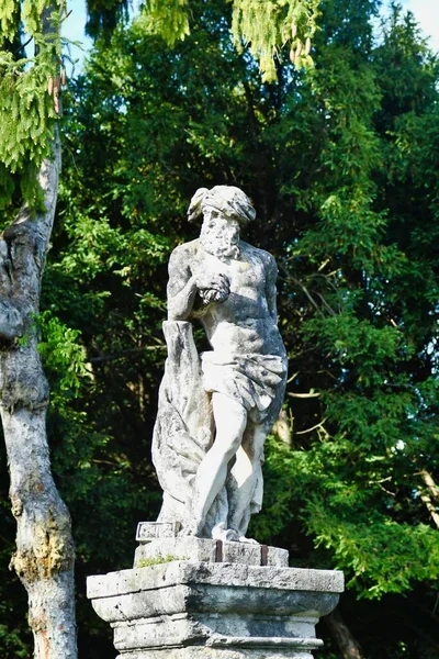 Estatua Mujer Parque Foto Como Fondo Imagen Digital —  Fotos de Stock