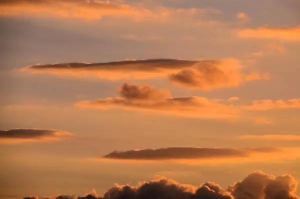 Хмарочоси Заході Сонця Біля Океану — стокове фото