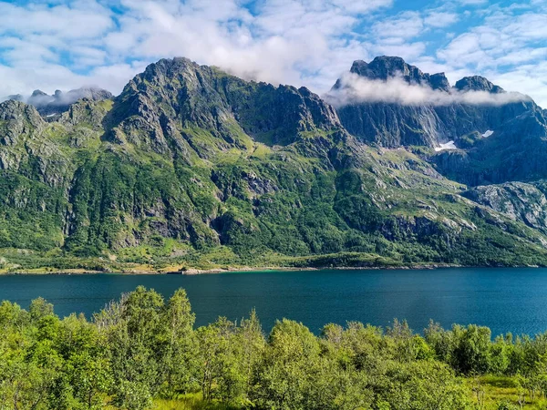 高山上的湖泊 图片来自欧洲 — 图库照片