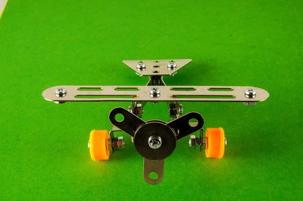 Foto Avião Brinquedo Pequeno Plano Metal — Fotografia de Stock