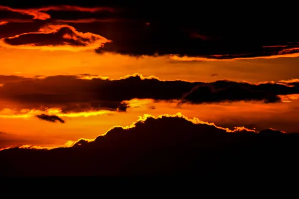 Kuva Kuva Kauniista Pilvipilvistä Taivaalla tekijänoikeusvapaita valokuvia kuvapankista