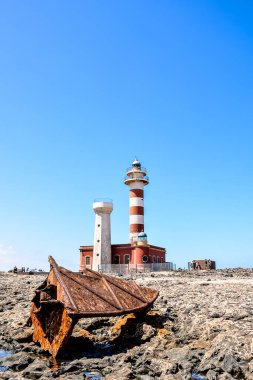 Photo Picture of an Old Lighthouse near the Sea clipart