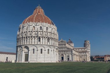 Pisa, Toskana, İtalya ve Avrupa 'nın Baptistery ve Katedrali.