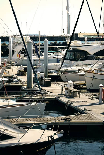 Látvány Egy Jacht Kikötő Nyugodt Délután — Stock Fotó