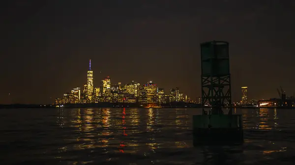 ハドソン湾の鐘 マンハッタンのバックグラウド ニューヨーク市 アメリカ ストック写真