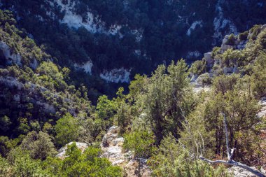 Verdon Vadisi, Quinson, Provence, Fransa 'da kaya ve uçurum manzarası