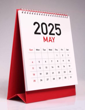 Mayıs 2025 masa takvimi şablon tasarımı