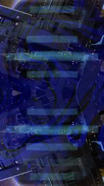垂直アニメーション 星の夜の下で未来的なサイバーパンクの街並みをオーバーレイするグリッチ効果のデジタルアートワーク — ストック動画