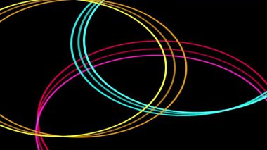 Siyah arka planda hareket eden renkli soyut çemberler. Teknoloji, dijital, fütüristik veya müzik videoları ve projeleri için mükemmel.