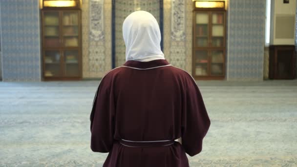 Mezquita Adoración Mujer Musulmana Niñas Musulmanas Rezando Dentro Mezquita Oración — Vídeos de Stock