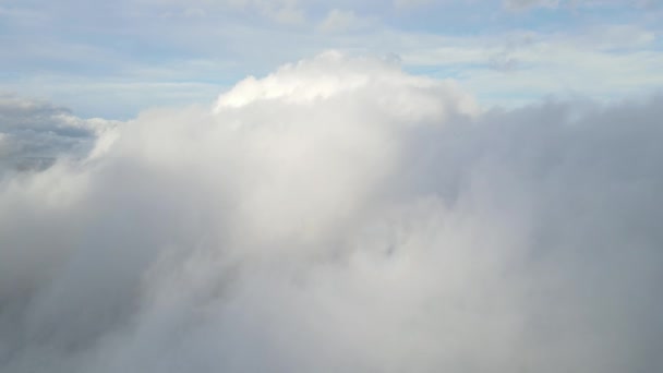 Bianco Blu Morbido Cumulus Nuvole Nel Cielo Primo Piano Sfondo — Video Stock